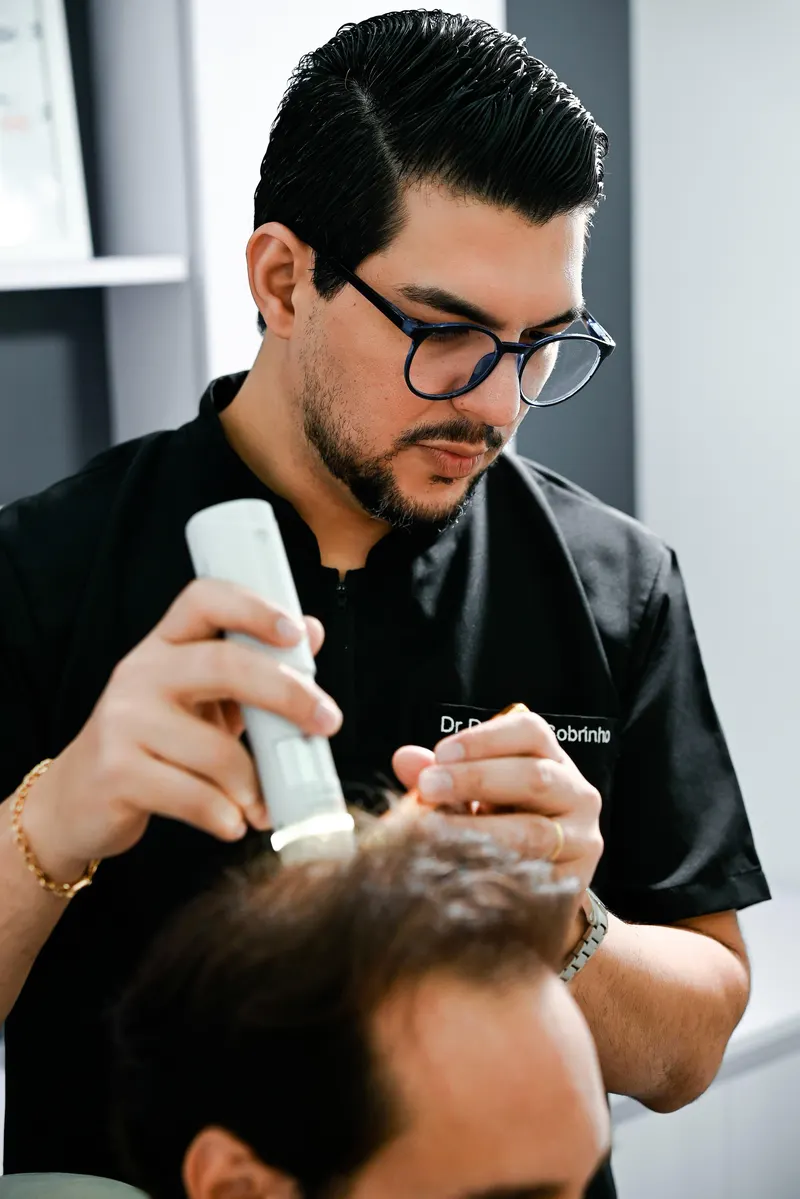 Close de cabelo em avaliação